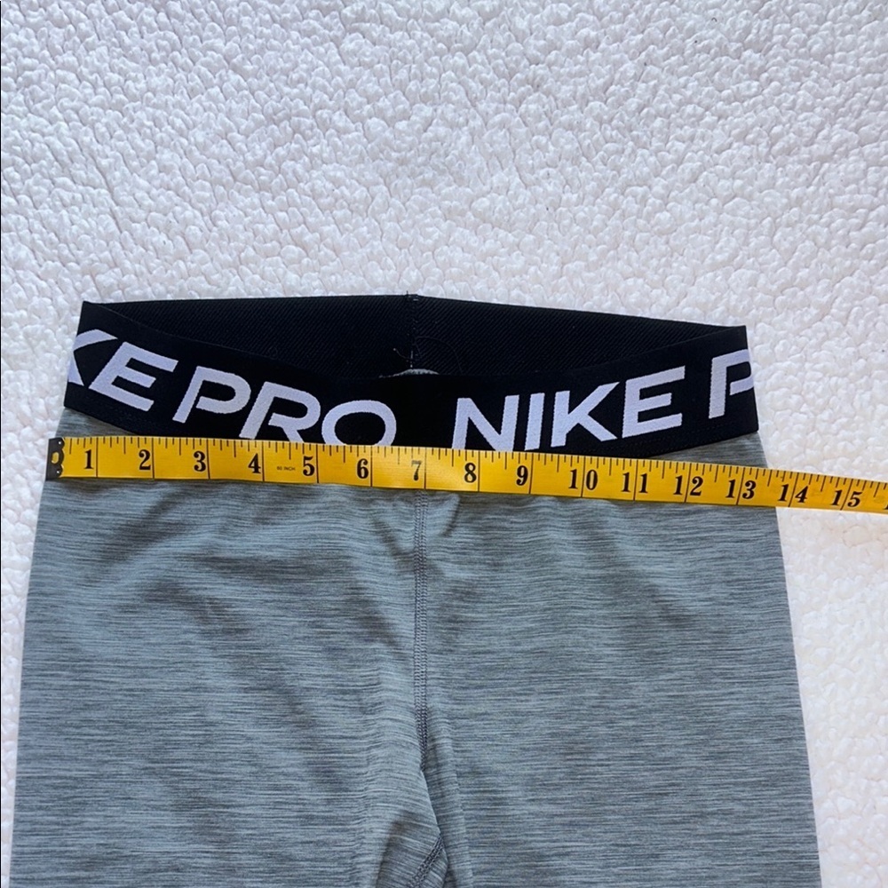 Nike Pro Gray Leggings for Ultimate Performance - Picture 2 of 10